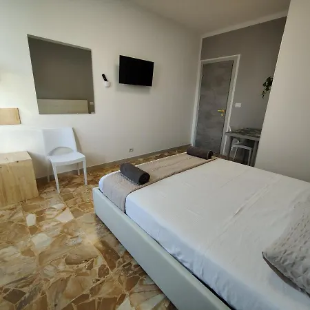 - Santa Rita Guest house